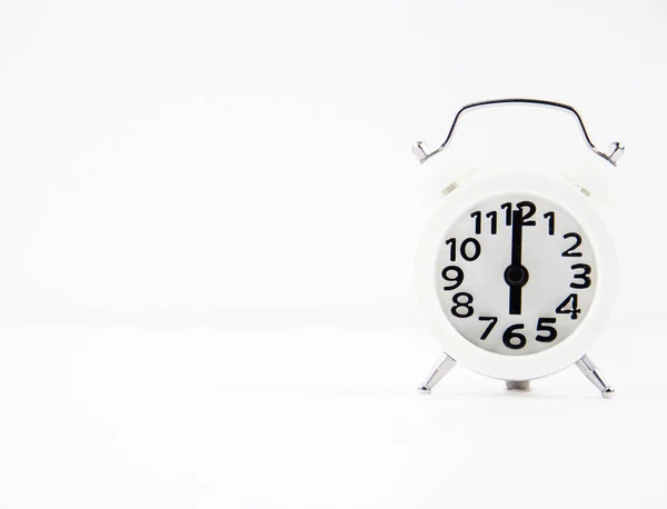 Primer Plano Del Reloj Despertador Blanco Con Número Negro Dial —  Fotos de Stock