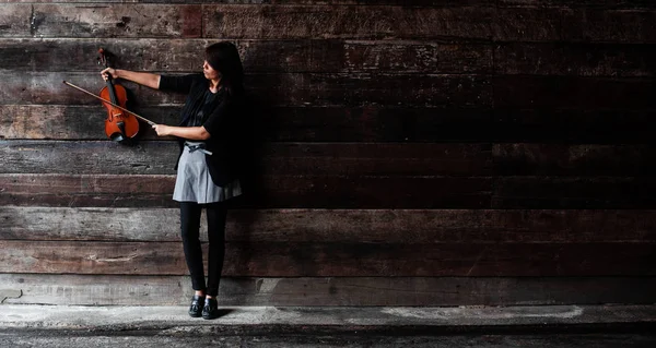 Lady Hold Violin Extended Right Arm Left Hand Hold Bow — Stock Photo, Image