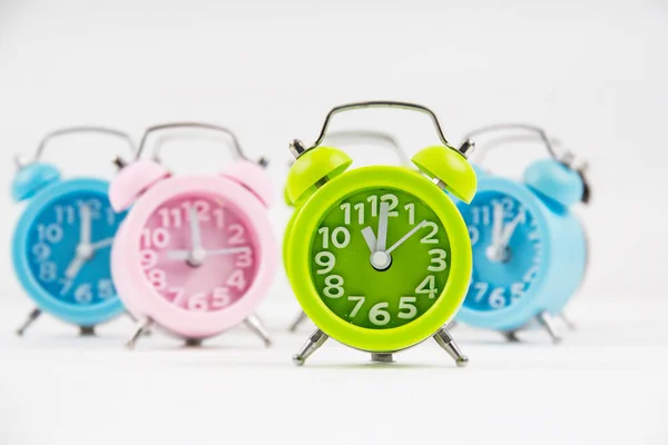 Enfoque Selectivo Del Reloj Alarma Verde Esfera Once Fondo Diseño —  Fotos de Stock