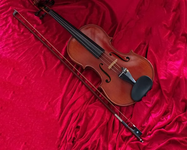 Den Klassiska Violin Annd Bow Sätta Röd Trasa Bakgrund Visa — Stockfoto