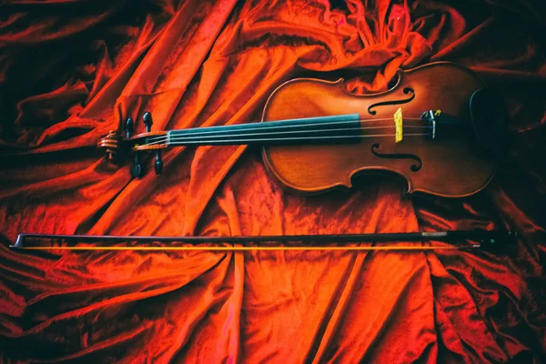 Fundo Design Arte Abstrata Violino Clássico Arco Colocar Pano Vermelho — Fotografia de Stock