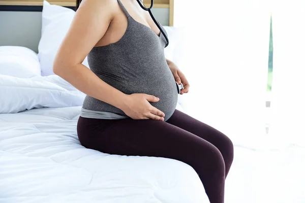 Pregnant Woman Put Stethoscope Touch Her Belly Checking Heart Beat — Stock Photo, Image