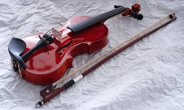 Klasyczne Skrzypce Kokarda Umieszczone Tle Pokazać Ciała Część Instrumentu Akustycznego — Zdjęcie stockowe
