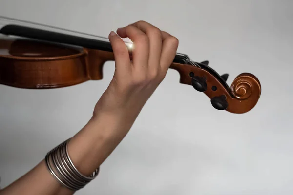 Human Hand Holding Violin Put Finger Press String Show How — Stock Photo, Image