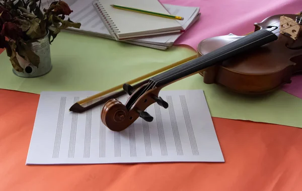 Scroll Violin Put Blank Note Sheet Prepare Practice Blurry Light — Stock Photo, Image