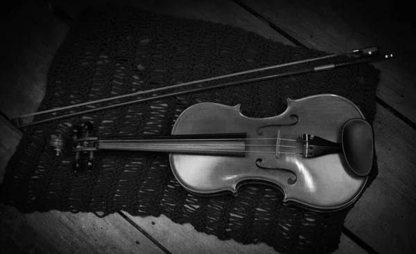 Violin Satt Bakgrunden Visa Detaljer Akustiskt Instrument Svart Och Vit — Stockfoto