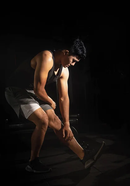 Bello Uomo Stretching Corpo Facendo Esercizio Buit Muscolo Forma Corpo — Foto Stock