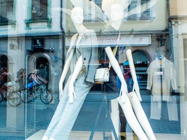 Old Town yakınlarındaki Krakow 'da İnsan Ayağı