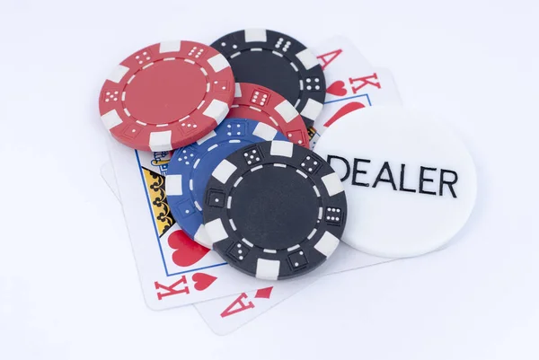 Texas Holdem poker kaarten en Casino chips — Stockfoto