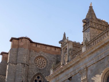 Tarihi ortaçağ katedrali binası. Din