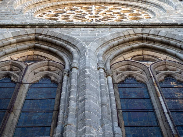 Tarihi ortaçağ katedrali binası. Din