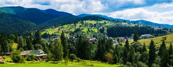 Dağ köyü Karpatlar Ukrayna
