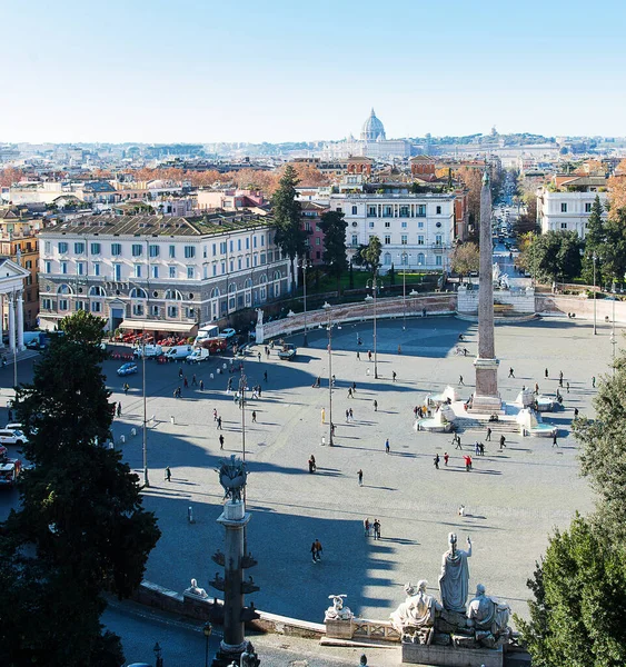 Roma 'daki Piazza del Popolo