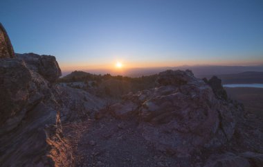Rocky Dağlarının Üzerinde Gün Batımı