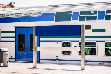 Avrupa tren istasyonuna bir boş istasyonu işareti ile gelen.