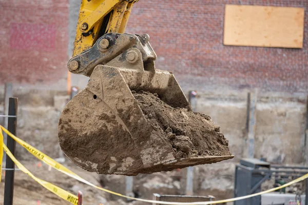 Escavadeira Removendo Detritos Canteiro Obras Portland Oregon Até Tiro Perto — Fotografia de Stock