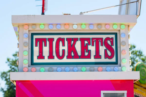 Farbenfrohes Banner Mit Word Tickets Oben Auf Dem Stand — Stockfoto