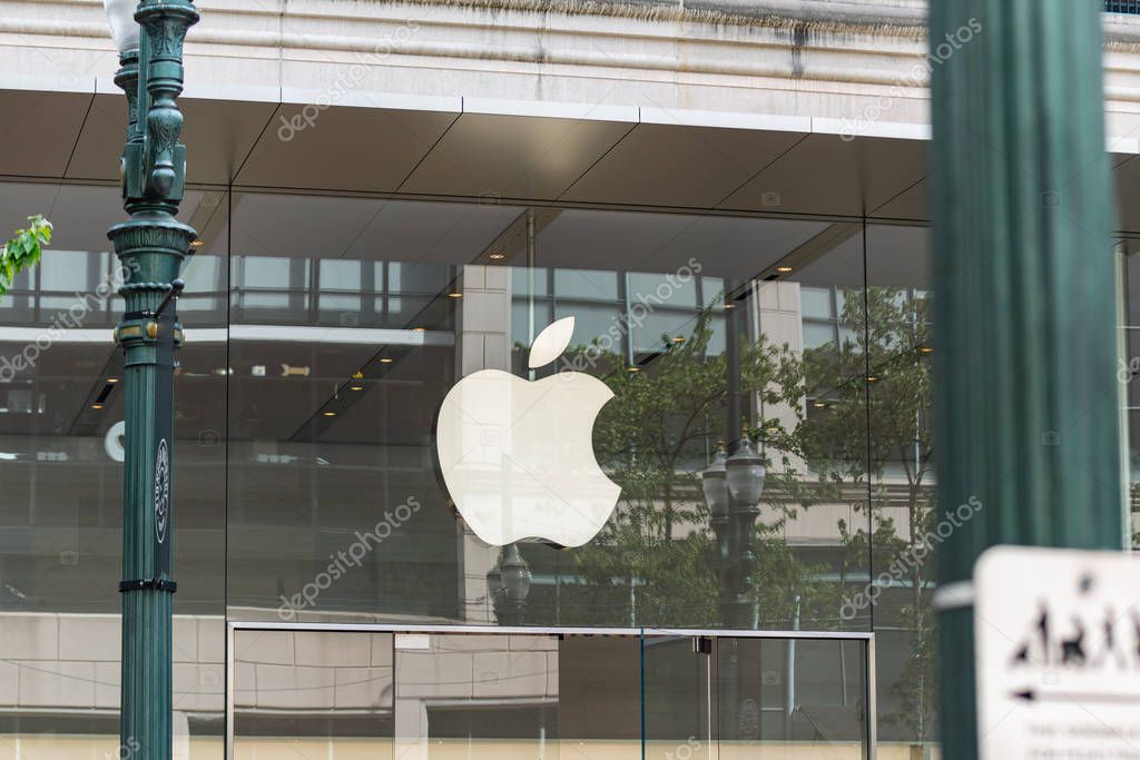 Portland, OR / USA - August 3 2018: Apple store logo on apple store in downtown.