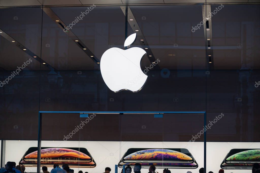 Portland, OR / USA - October 7 2018: Apple store with the logo and iphoneX ads.