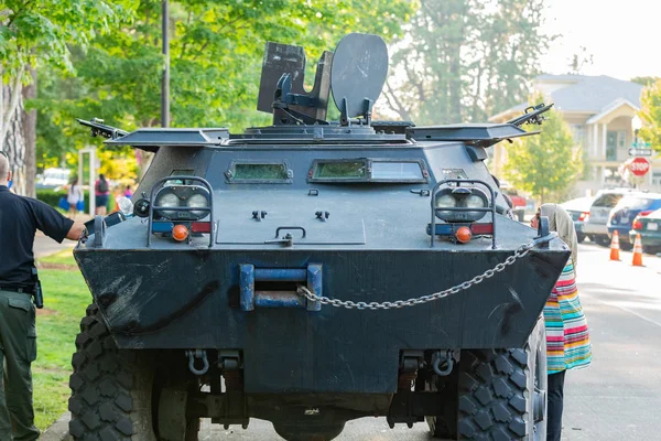 比弗顿 2018年8月7日 在公园装甲战术车 — 图库照片