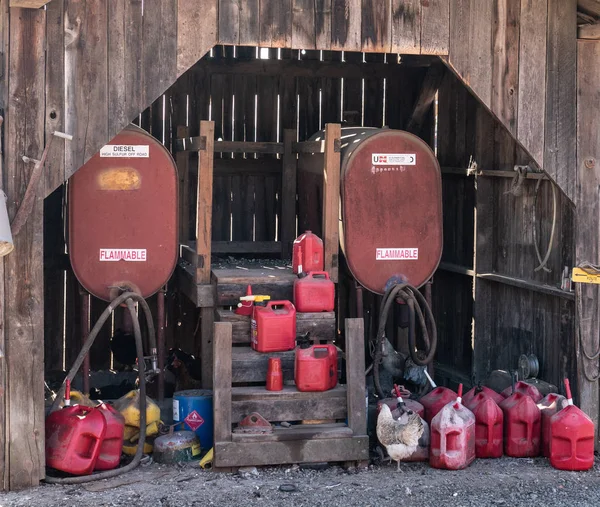 Roloff Farm Usa Oktober 2018 Scheune Gefüllt Mit Benzinbehältern Und — Stockfoto