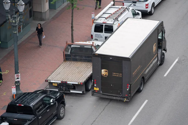 Portland Oregon Usa Juni 2018 Ups Paket Leverans Lastbil Parkerad — Stockfoto