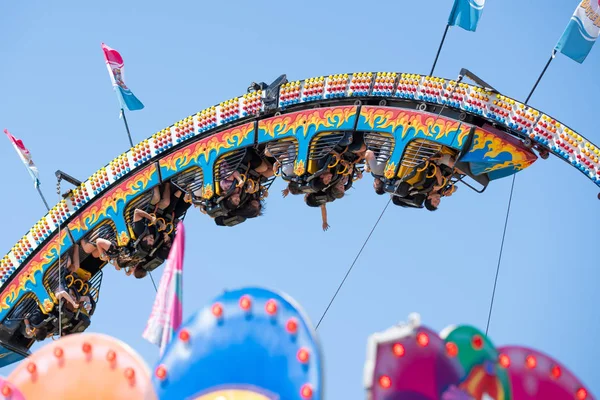 Hillsboro Usa Julio 2018 Paseo Rápido Montaña Rusa Con Gente — Foto de Stock