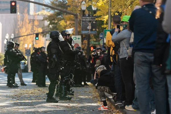 Portland Usa Novembre 2018 Des Policiers Tenue Émeute Lors Manifestation — Photo