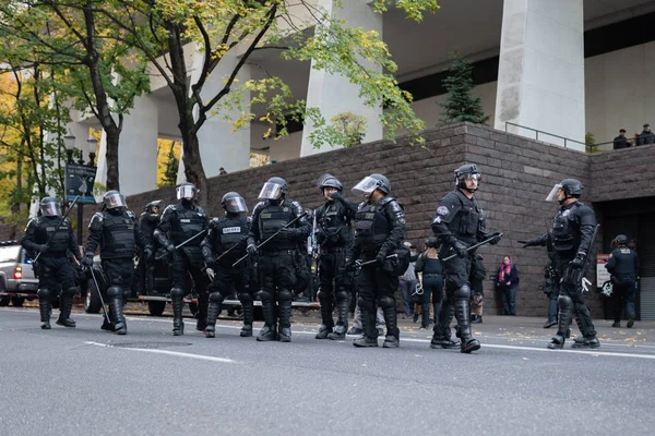 Portland Lub Usa Listopada 2018 Policji Rynsztunku Ciężkich Podczas Protestu — Zdjęcie stockowe