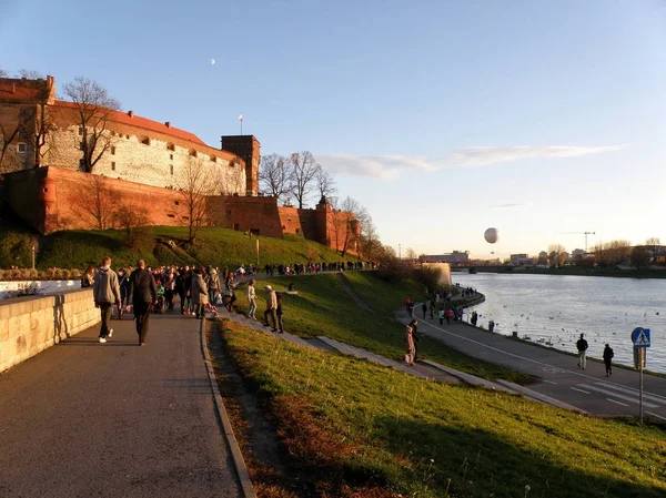 Κάστρο Wawel Κρακοβία Τον Ποταμό Βιστούλα Στην Πολωνία Στο Φθινόπωρο — Φωτογραφία Αρχείου