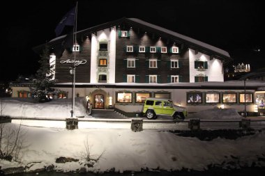 Lech, Avusturya - 04 01 2018: Otel Arlberg kış, Lech, Avusturya