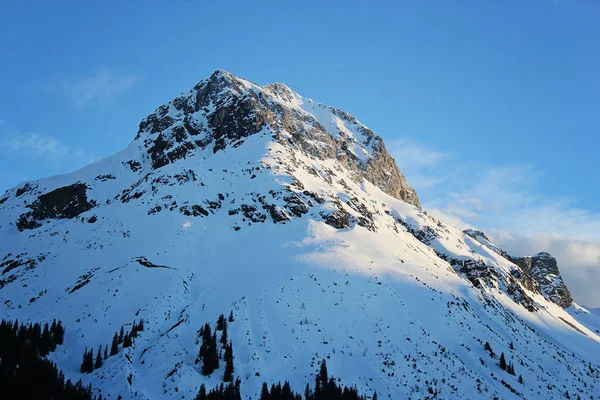Beautiful Huge Mountain Peak — Stock Photo, Image