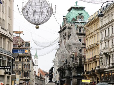 Vienna, Avusturya - 12 10 2011: Noel cadde süslemeleri Viyana, Avusturya