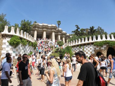 Barselona, İspanya - 14 Ağustos 2012: Barcelona, İspanya 'da Park Guell' de Agave 