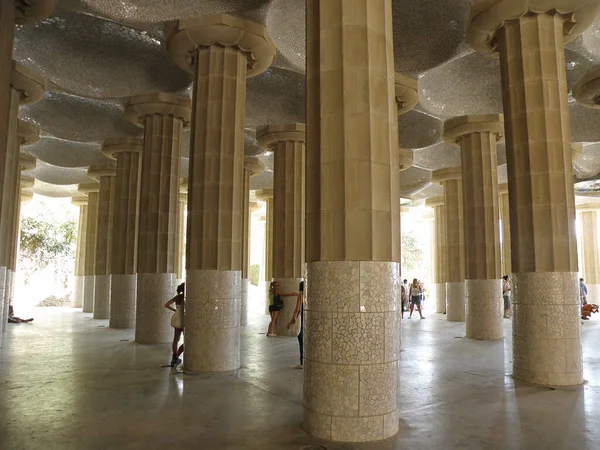 Barselona, İspanya - 14 Ağustos 2012: Barcelona, İspanya 'da Park Guell' de Agave 