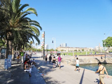 Barselona, İspanya - 14 Ağustos 2012: Barcelona Caddesi Yaşam Tarzı, İspanya