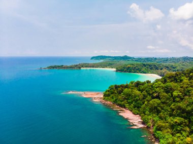 Plaj ve deniz paradise Island tatil için Hindistan cevizi hurma ağacı ile güzel havadan görünümü