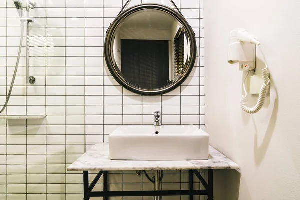 Dekoration Von Wasserhähnen Und Waschbecken Badezimmer — Stockfoto