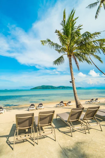 Vackra Tropiska Stranden Och Havet Med Coconut Palm Tree Och — Stockfoto