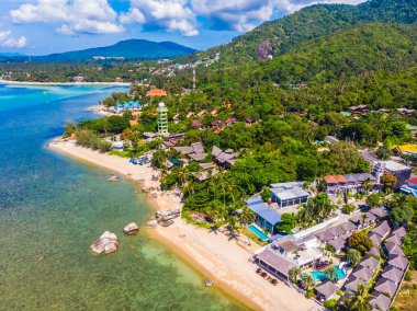 Güzel tropikal plaj ve deniz hurma ve koh samui Adası seyahat ve tatil için diğer ağacında havadan görünümü