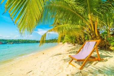 Güzel tropikal plaj ve deniz paradise Island Seyahat ve tatil için Hindistan cevizi hurma ağacı