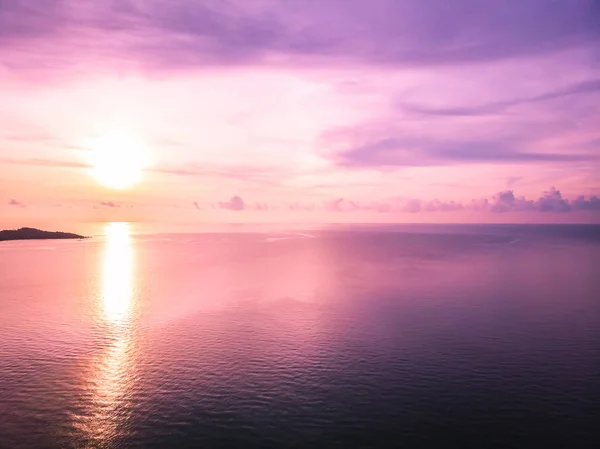 Luftaufnahme Von Schönen Tropischen Strand Und Meer Mit Palmen Und — Stockfoto