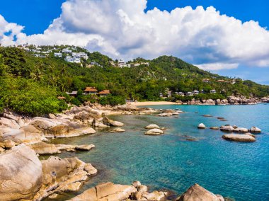 Güzel tropikal plaj ve deniz hurma ve koh samui Adası seyahat ve tatil için diğer ağacında havadan görünümü