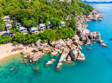 Güzel tropikal plaj ve deniz hurma ve koh samui Adası seyahat ve tatil için diğer ağacında havadan görünümü