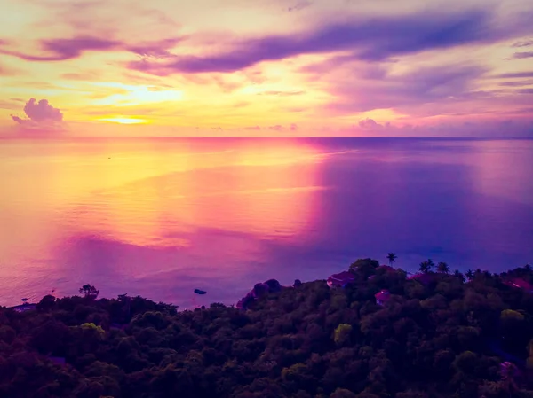 Vista Aérea Hermosa Playa Tropical Mar Con Palmeras Otros Árboles — Foto de Stock