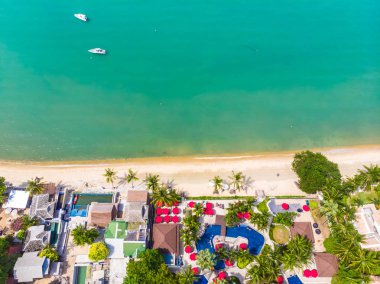 Güzel tropikal plaj ve deniz hurma ve koh samui Adası seyahat ve tatil için diğer ağacında havadan görünümü