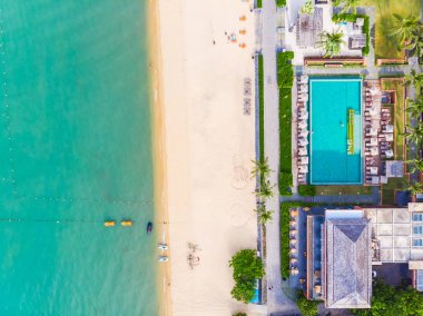 Güzel tropikal plaj ve deniz hurma ve koh samui Adası seyahat ve tatil için diğer ağacında havadan görünümü