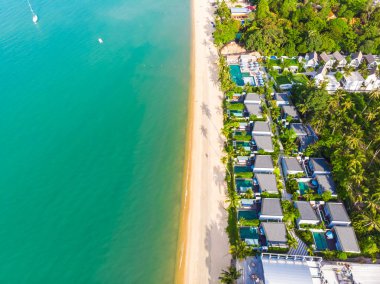 Güzel tropikal plaj ve deniz hurma ve koh samui Adası seyahat ve tatil için diğer ağacında havadan görünümü