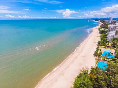 Güzel bir plaj ve deniz hua hin İl Tayland tatil ve seyahat için havadan görünümü