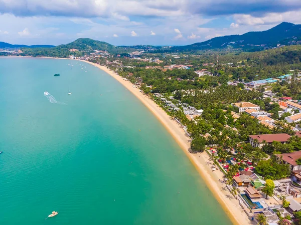 Vista Aérea Hermosa Playa Tropical Mar Con Palmeras Otros Árboles — Foto de Stock